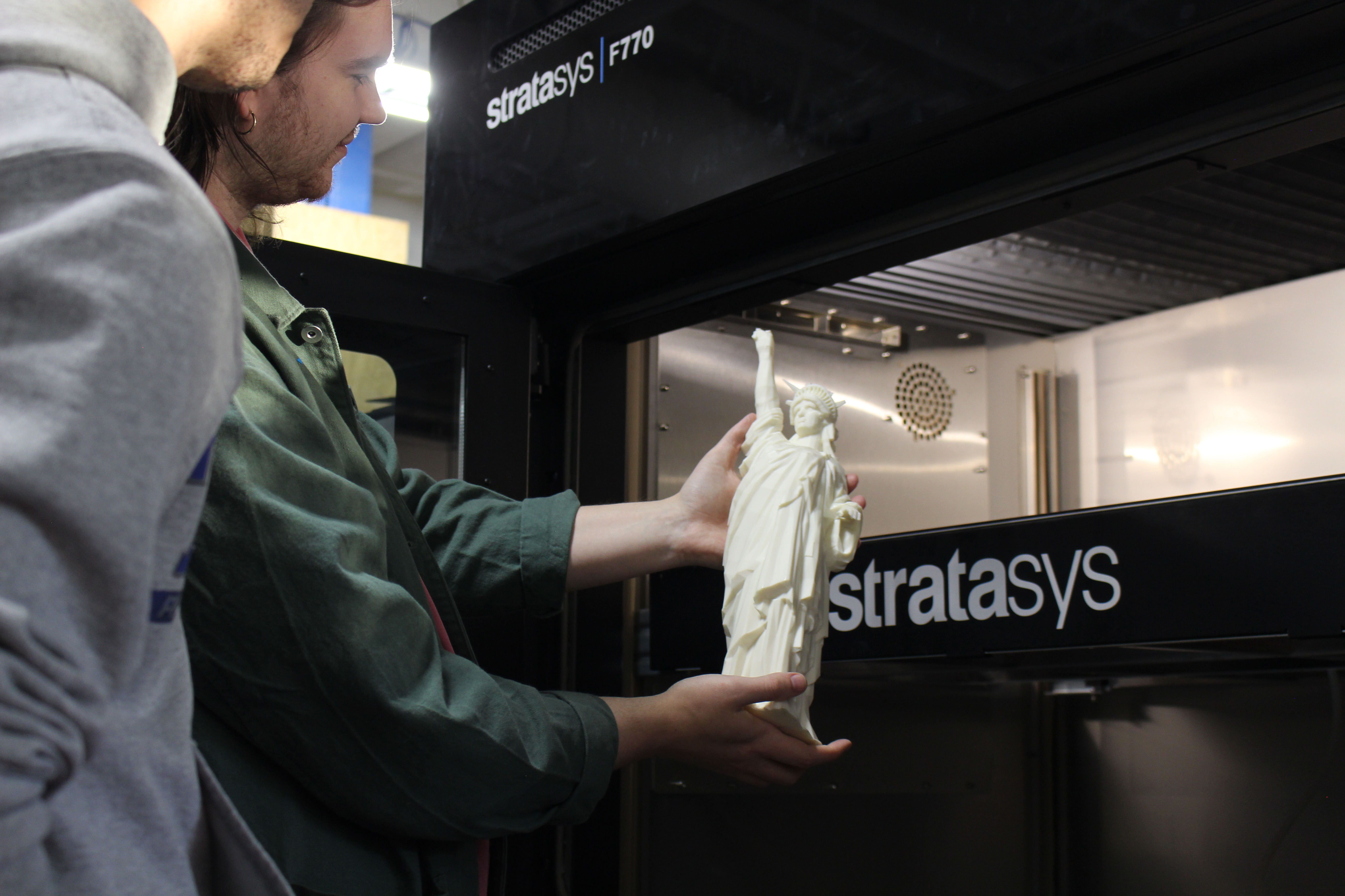Unloading a print from the Stratasys F770